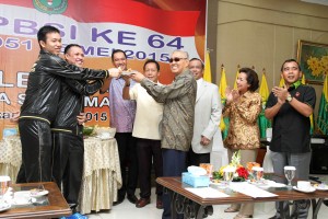 20150505PBSI_HUT64_Pemotongan tumpeng